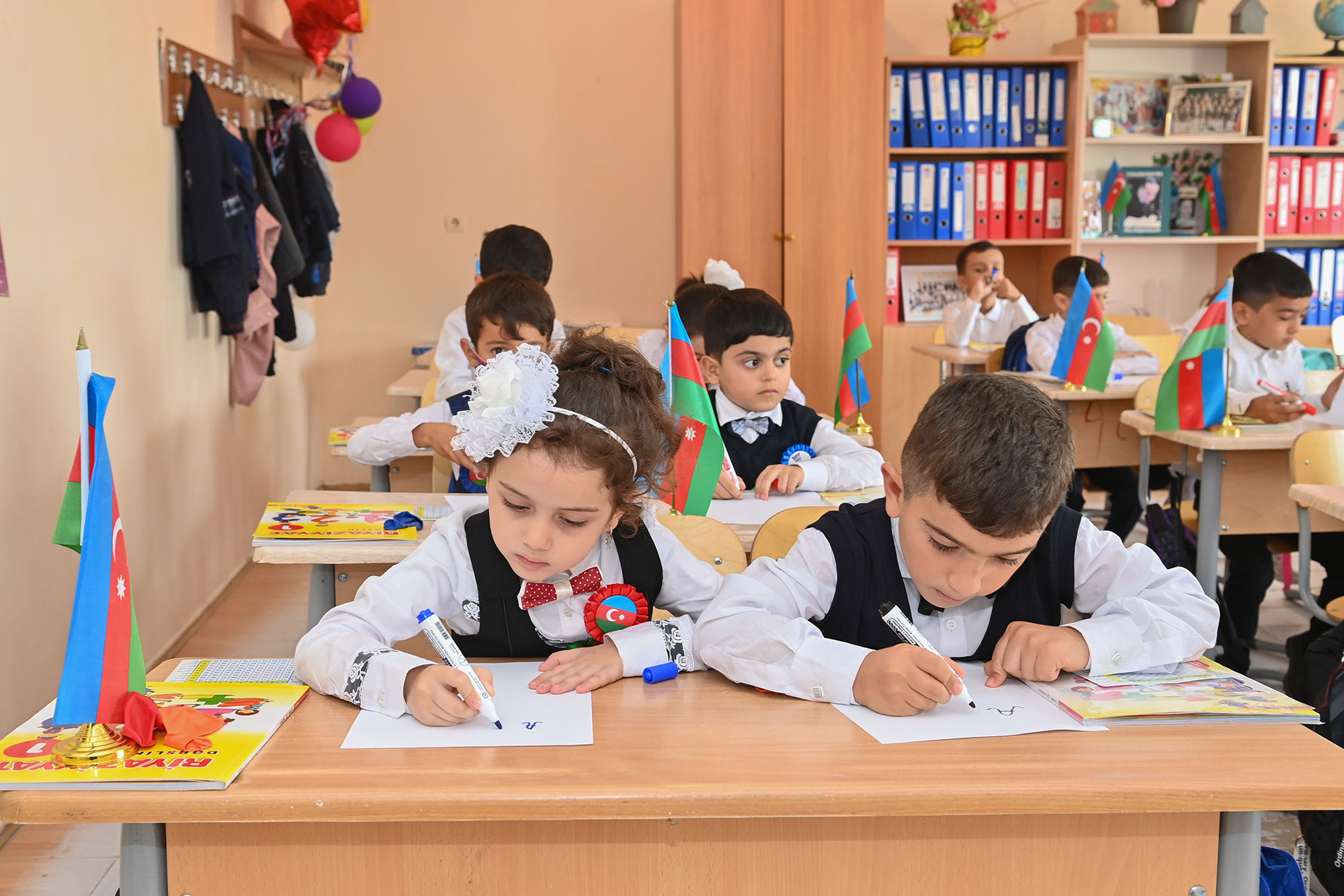 Bu il beynəlxalq olimpiadalarda 93 şagird iştirak edib