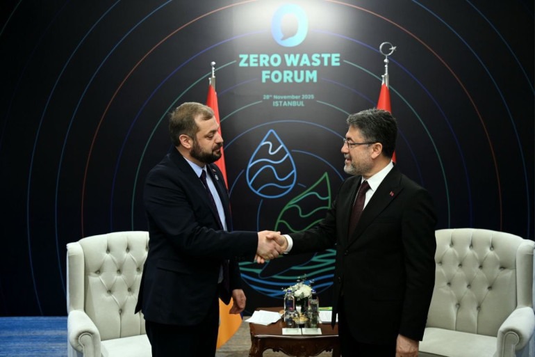 Türkiyə və Ermənistan nazirləri İstanbulda görüşüb