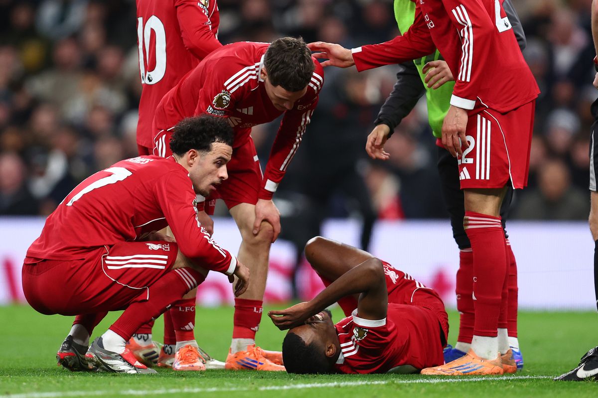 "Liverpul"un hücumçusu sıradan çıxdı 