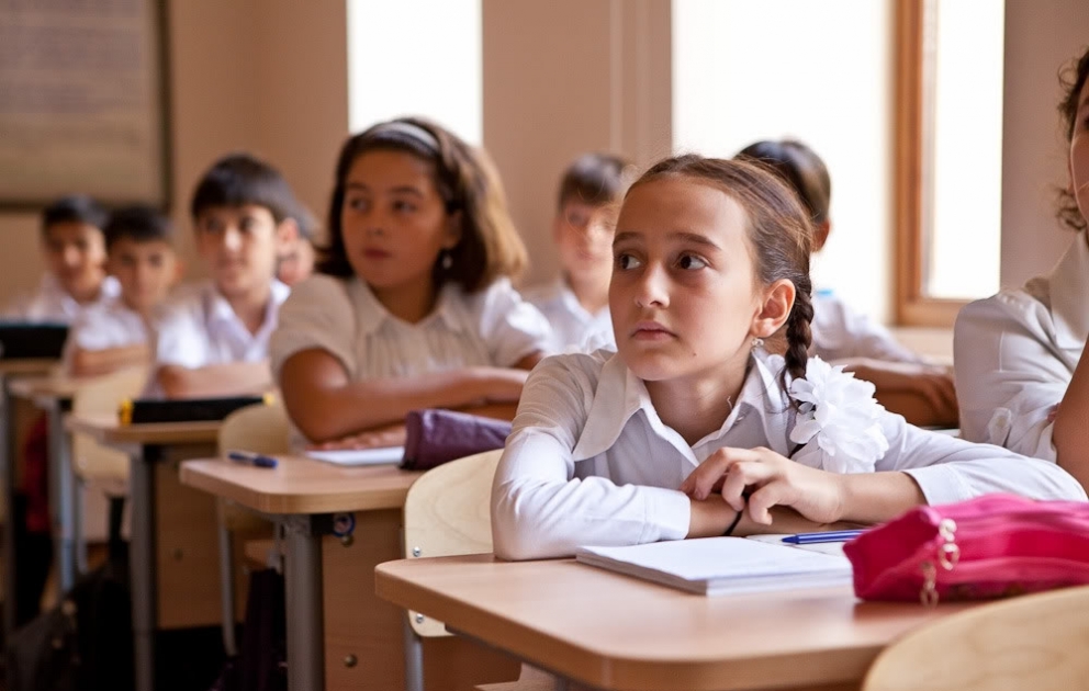 Şagirdlərin elektron yerdəyişməsi prosesi davam edir