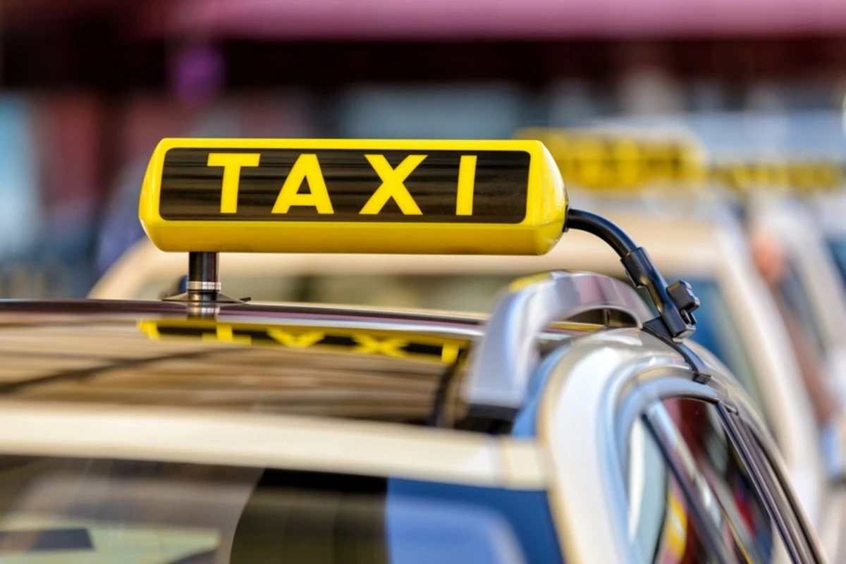 Taksi buraxılış vəsiqəsi və buraxılış kartlarının alınması üçün son tarix açıqlanıb