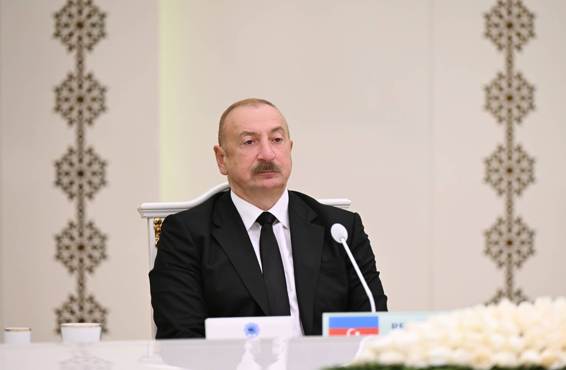 Nizami Gəncəvi Beynəlxalq Mərkəzinin üzvləri Ölkə başçısını təbrik edib