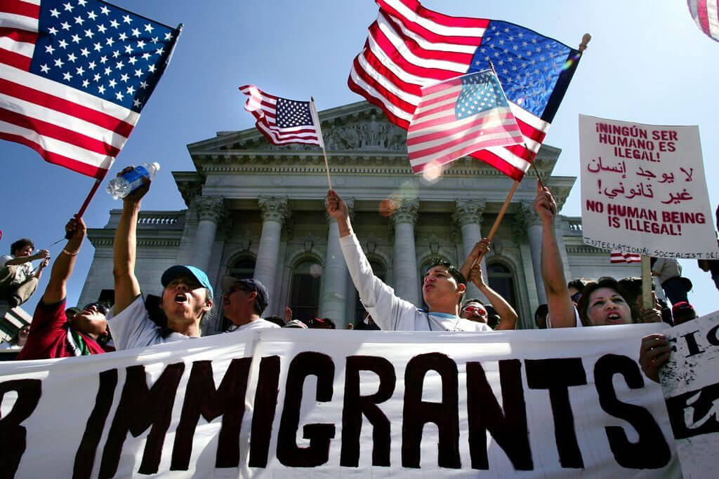 ABŞ miqrantlarla mübarizə üçün Pentaqon büdcəsindən 2 milyard dollar xərcləyib