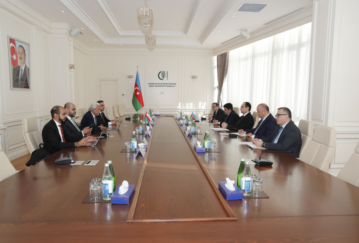 Məcnun Məmmədov Oman Sultanlığının nümayəndə heyəti ilə görüşüb