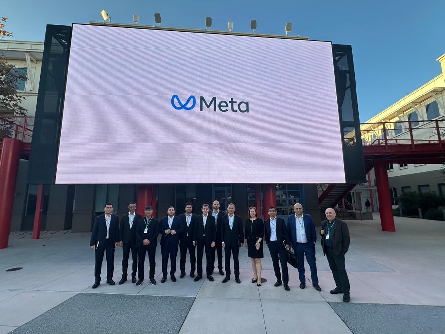 Rəşad Nəbiyev  “Meta” şirkətinin  qlobal əlaqələr üzrə direktoru ilə görüşüb