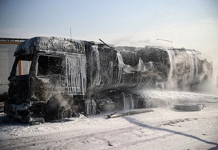 Türkiyədə yanacaqla dolu olan avtomobil partlayıb