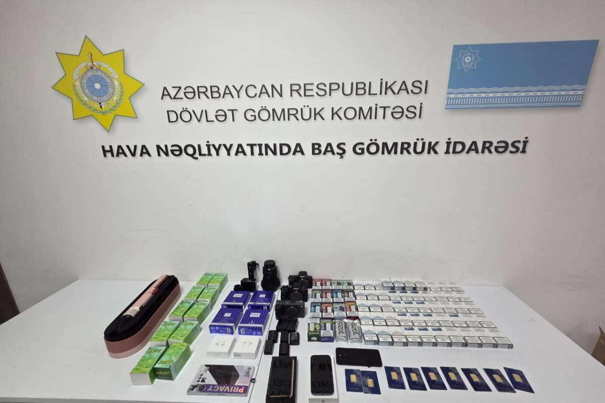 Azərbaycan gömrükçüləri qızıl külçələr aşkarlayıb - Fotolar