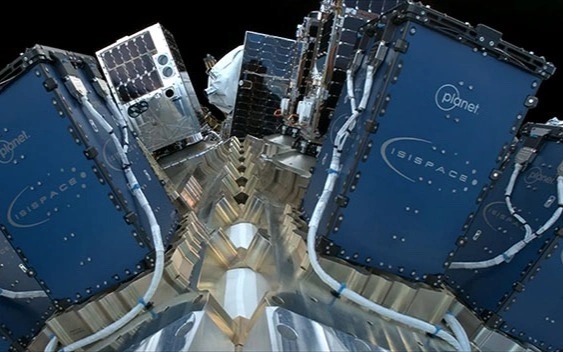 Türkiyə dünyanın ilk hibrid enerjili peykini orbitə çıxarıb