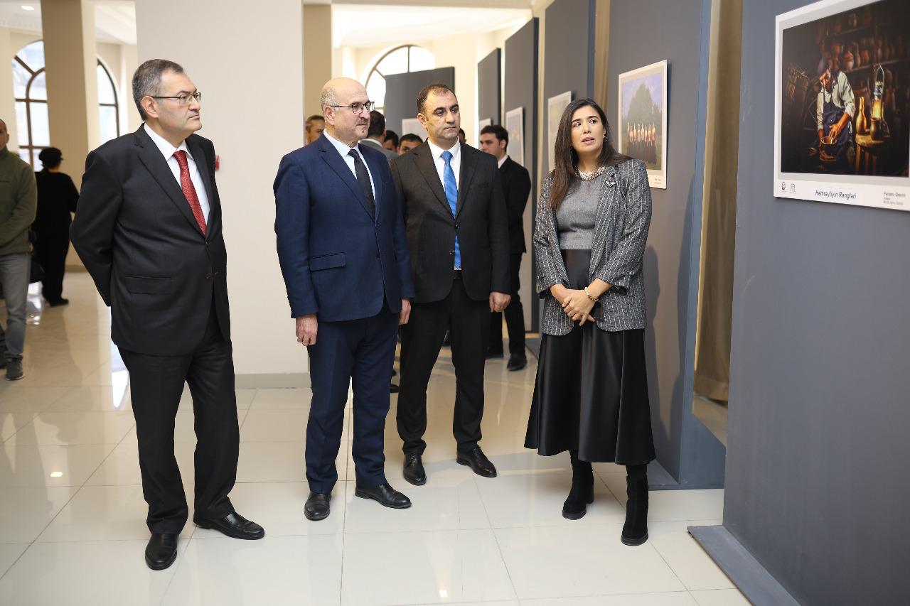 Gəncədə "Həmrəyliyin rəngləri" adlı sərgi açılıb