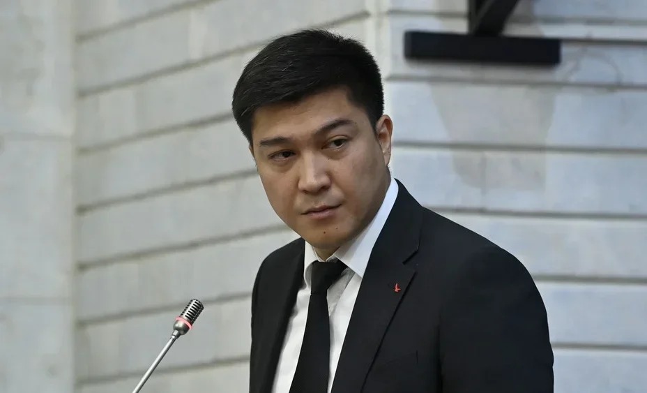 Qırğızıstanın elm və ali təhsil naziri vəzifəsindən azad edilib