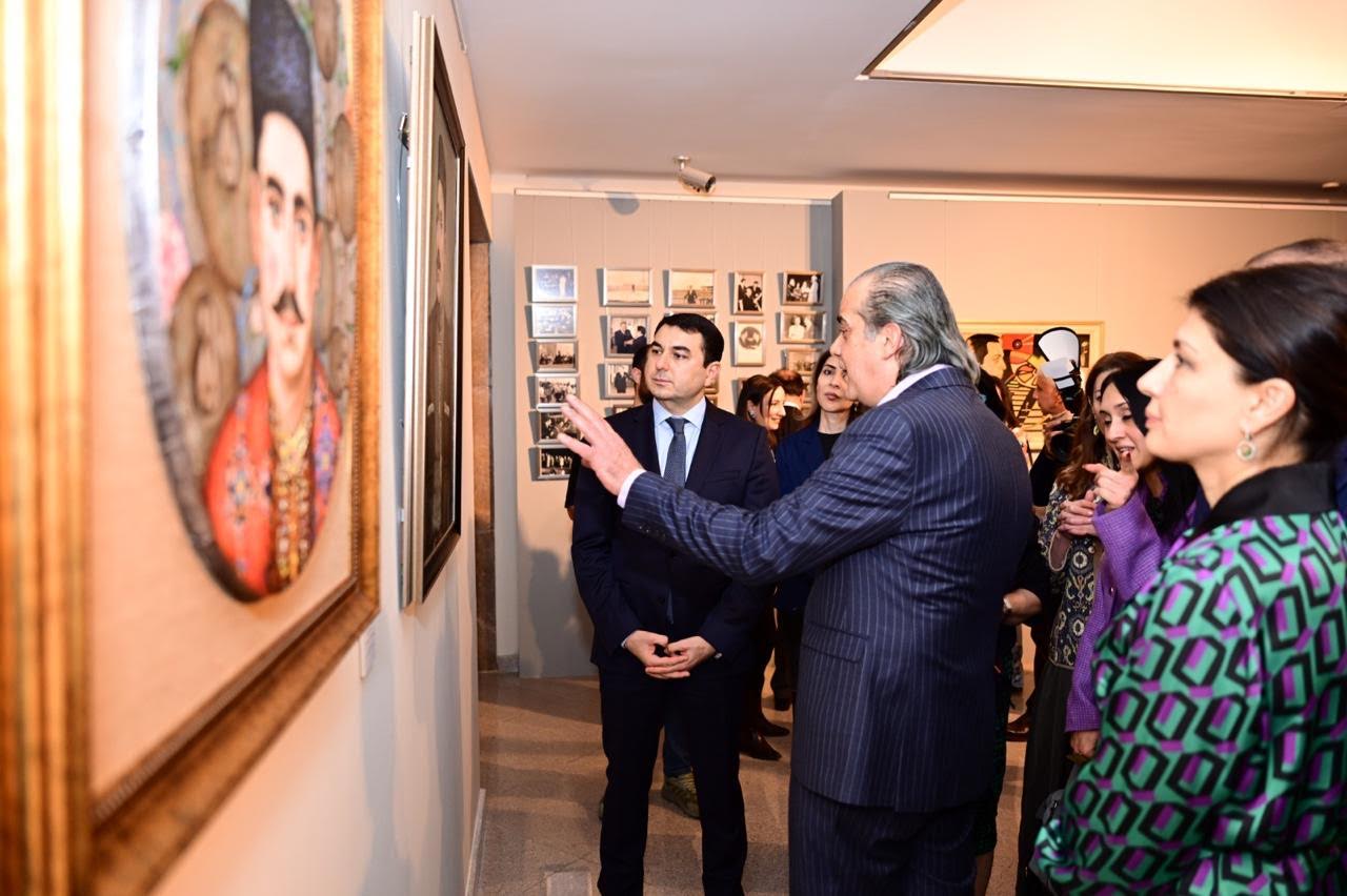 Rəşid Behbudovun 110 illik yubileyinə həsr olunmuş “Səsin rəngi” əsəri açılıb