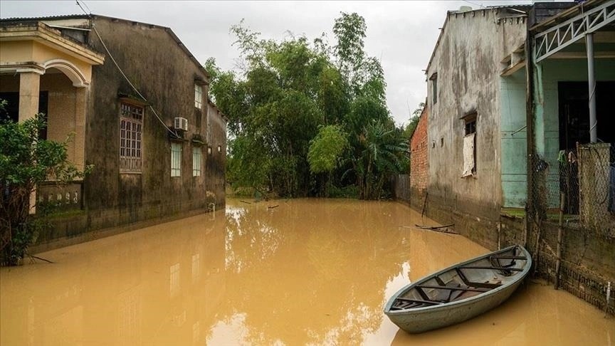 Vyetnamda daşqınların vurduğu ziyan 300 milyon dolları keçib