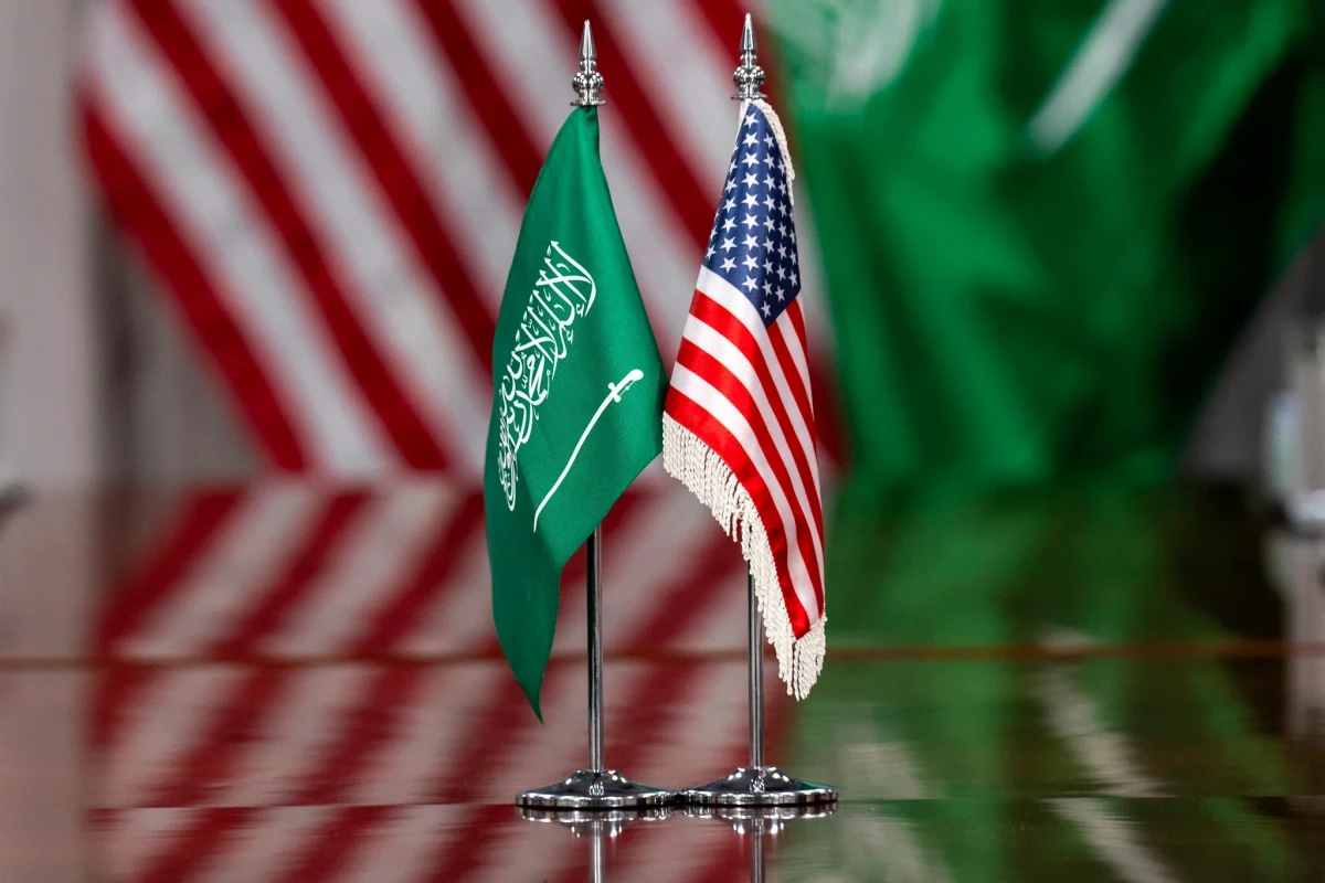 Səudiyyə ABŞ-yə bir trilyon dollar investisiya yatıracaq