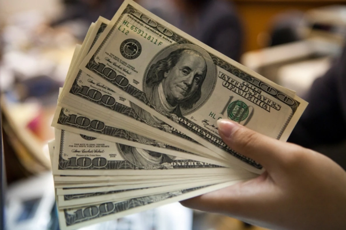 Gürcüstana pul köçürmələri 45 %-dən çox azalıb