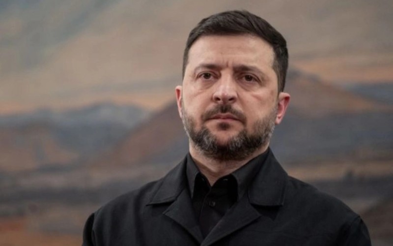 Zelenski Uitkoff ilə telefon danışığı aparıb