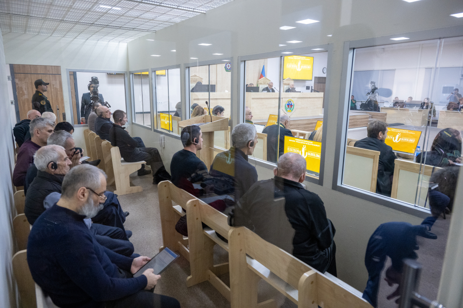 6 təqsirləndirilən şəxsin vəkili müdafiə çıxışı edib - Fotolar