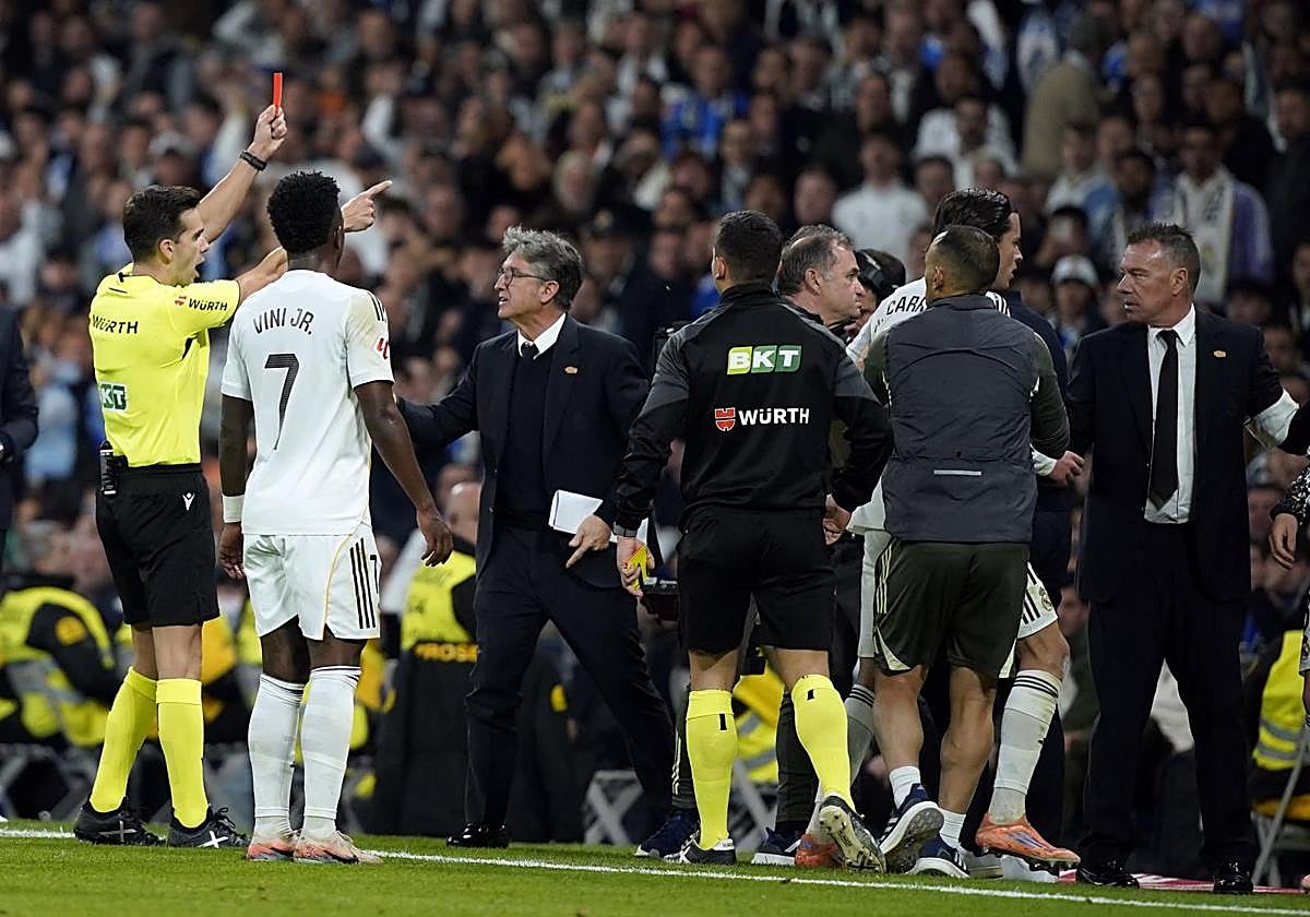 "Real Madrid"in üç oyunçusu La Liqada iki oyunluq cəzalandırıldı 