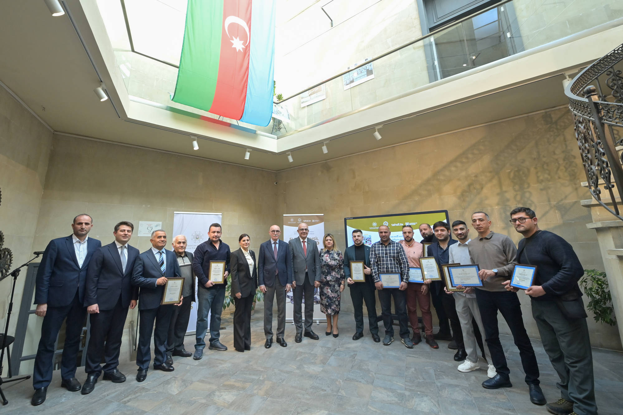“Elm və təhsil obyektivdə” foto-video müsabiqəsinin qalibləri mükafatlandırılıb
