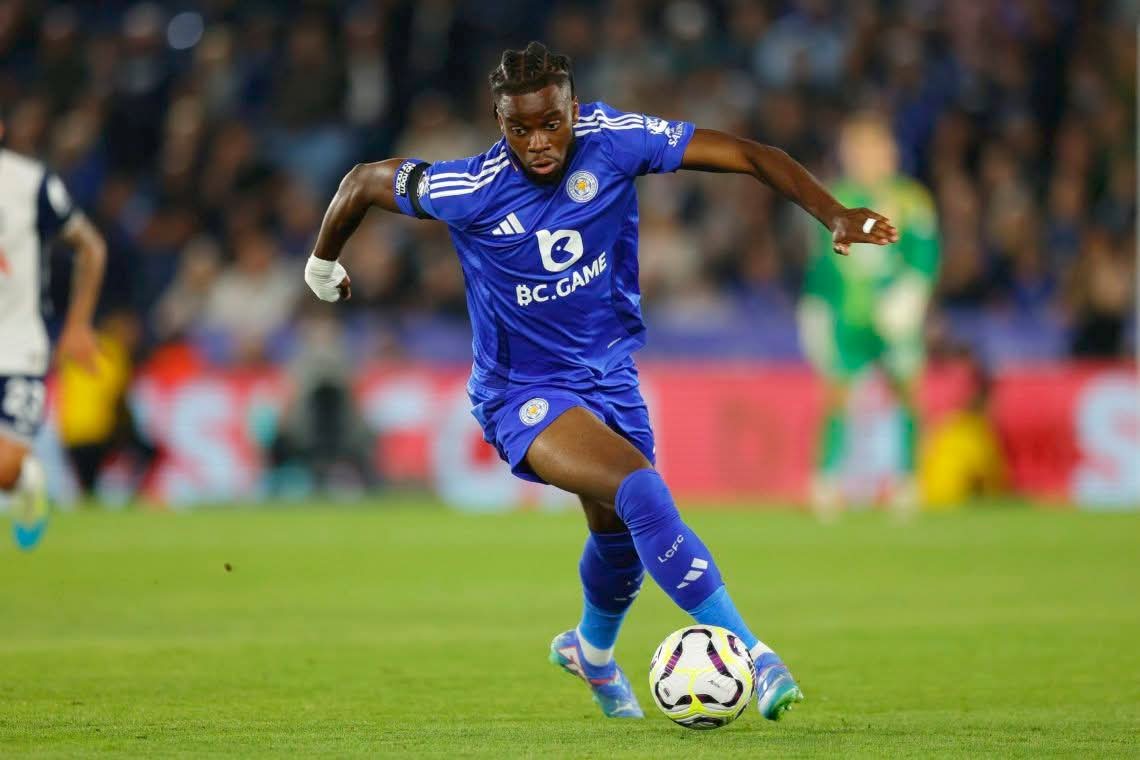 İngilis futbolçu Konqo millisində oynamaq istəyir