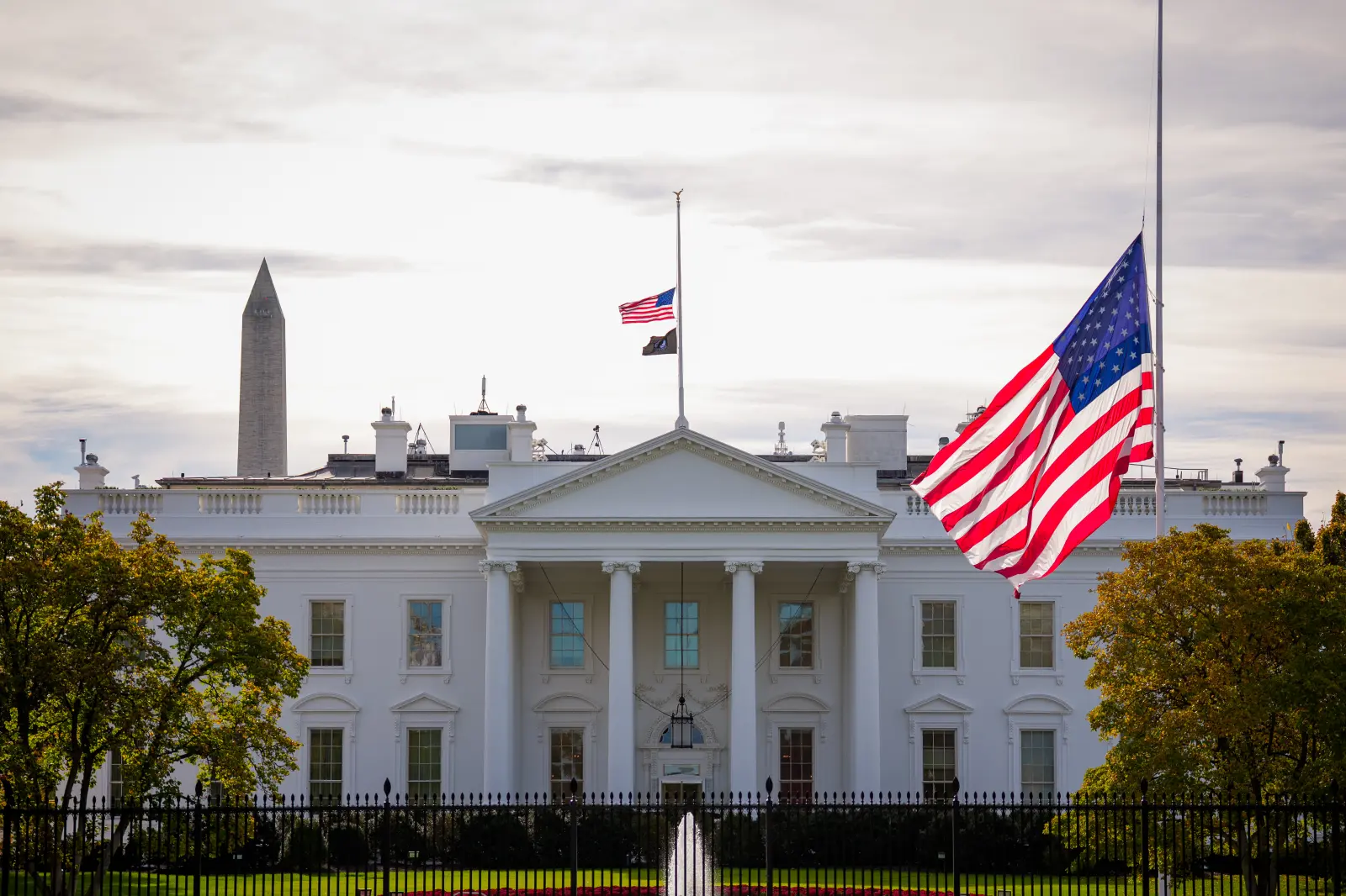 Ağ Ev: Vaşinqton və Kiyev yenilənmiş sülh müqaviləsi layihəsində razılaşmaya yaxınlaşıb