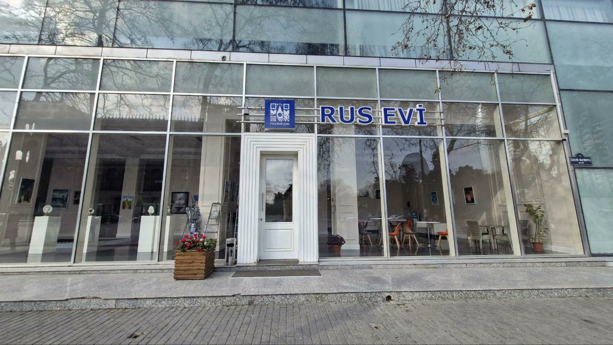 XİN rəhbəri: "Rus Evi"nin ləğvi başa çatıb