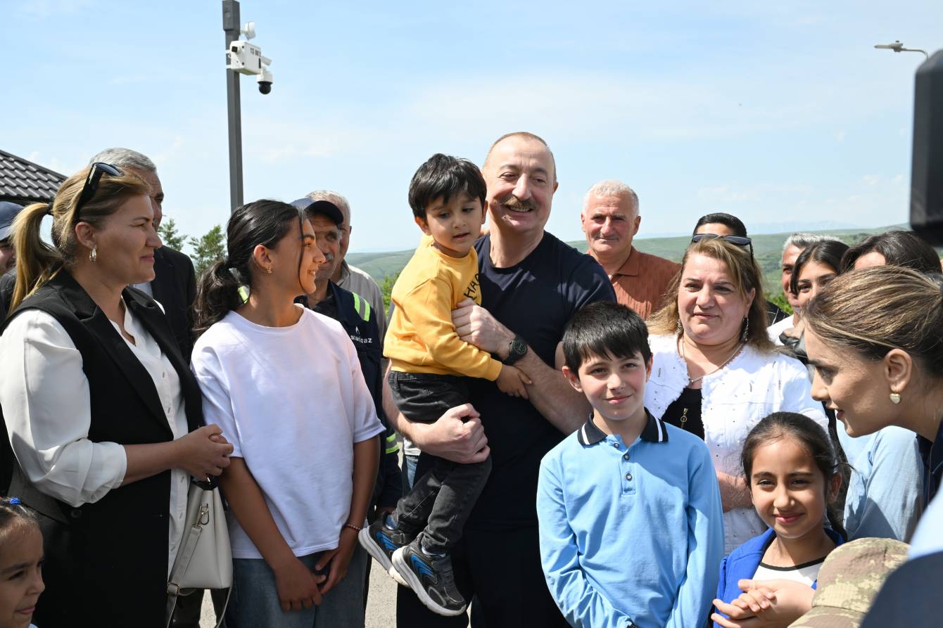 İlham Əliyev Laçının işğaldan azad olunmasının növbəti ildönümü ilə bağlı paylaşım edib