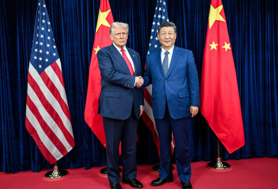 Tramp Si Cinpinlə telefonla danışıb