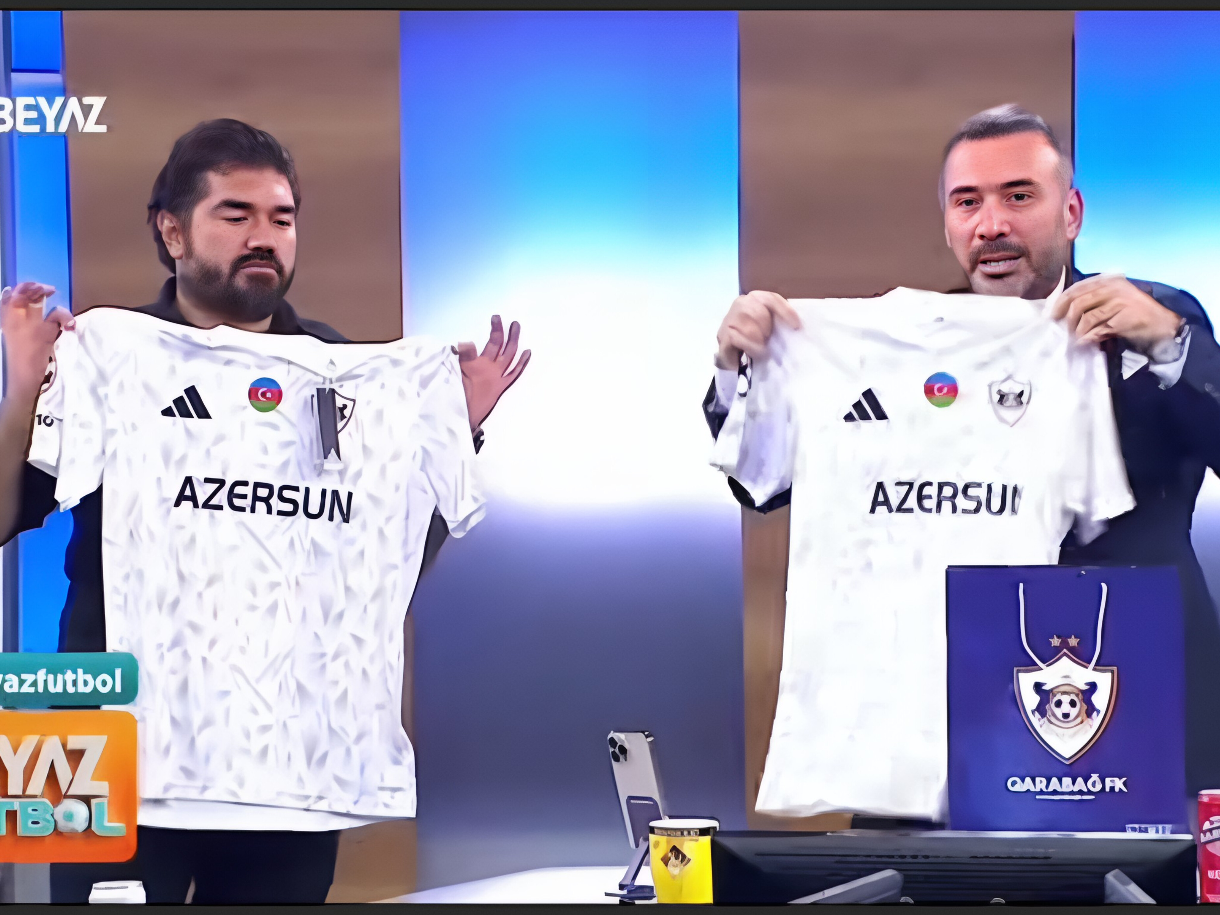 "Qarabağ" rəhbərliyi türkiyəli jurnalistlərə forma hədiyyə etdi - VİDEO