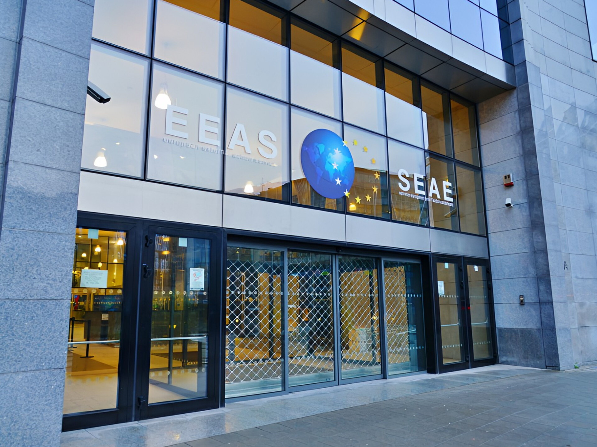 Belçika polisi Aİ-nin Brüsseldəki diplomatik qərargahında axtarış aparır