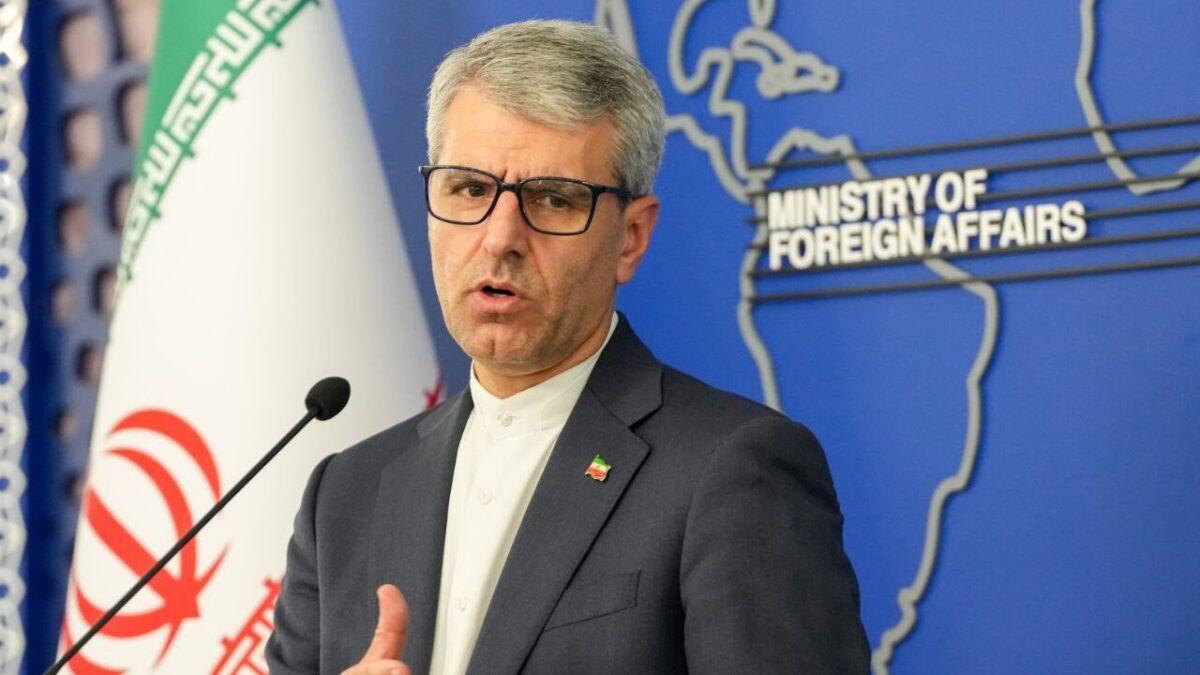 İran rəsmisi: Bakı ilə əlaqələrə xüsusi önəm veririk