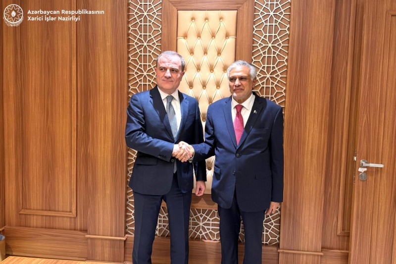 Ceyhun Bayramov pakistanlı həmkarı ilə görüşüb