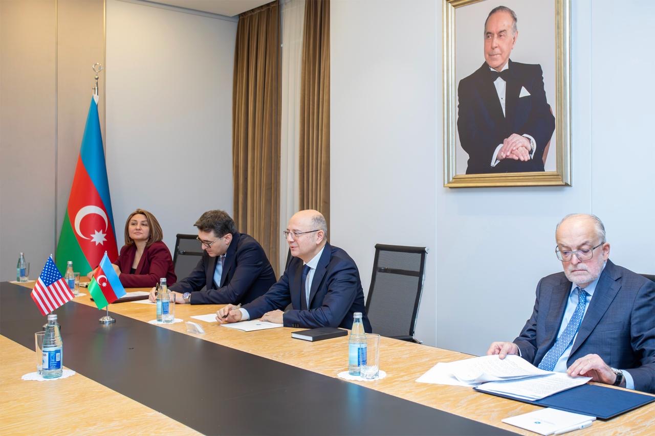 Energetika naziri ABŞ-nin Azərbaycandakı müvəqqəti işlər vəkili ilə enerji əməkdaşlığını müzakirə edib