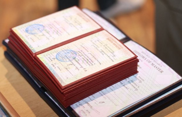 Xarici diplomların tanınması dayandırılacaq