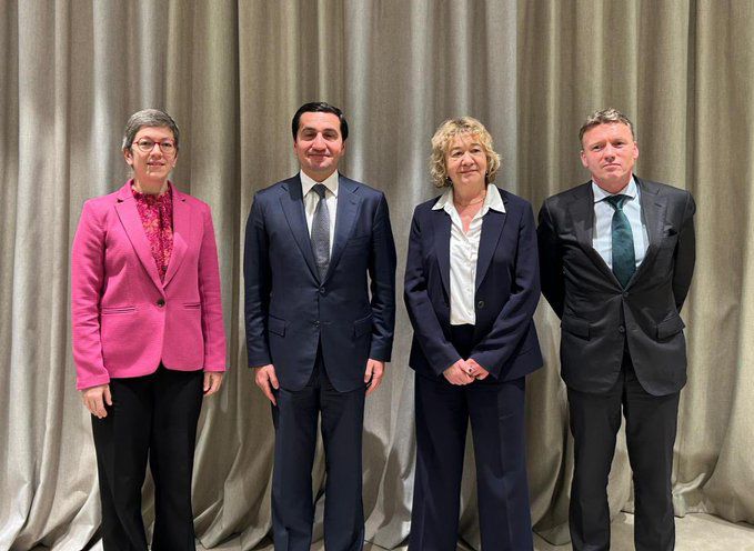 Hikmət Hacıyev Benilüks ölkələri XİN-lərinin siyasi direktorları ilə görüşüb