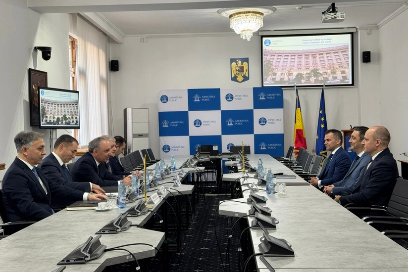 Kamran Əliyev Rumıniyanın Baş prokuroru ilə görüşüb