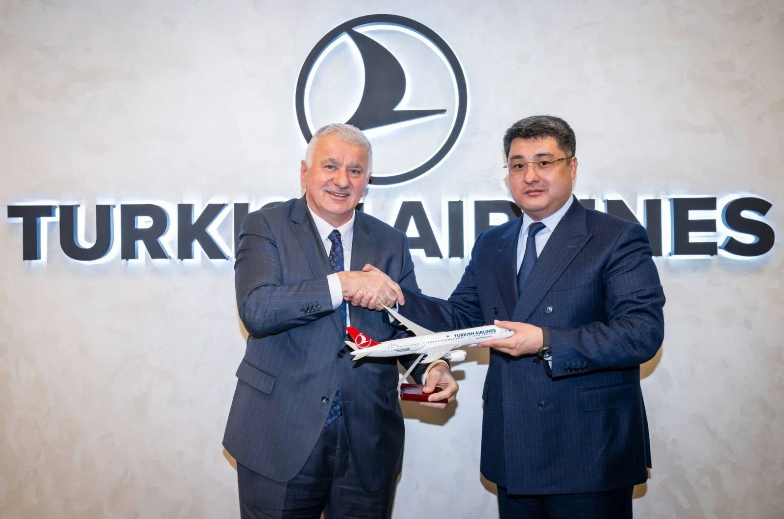 Qırğızıstan və Türkiyə hava nəqliyyatı sahəsində əməkdaşlığı genişləndirir