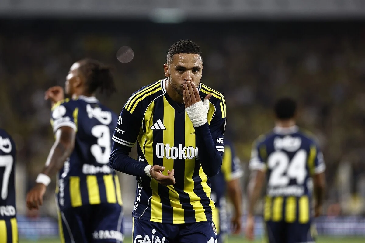 "Fənərbaxça" hücumçusunun satışından qazanacağı məbləği müəyyənləşdirdi