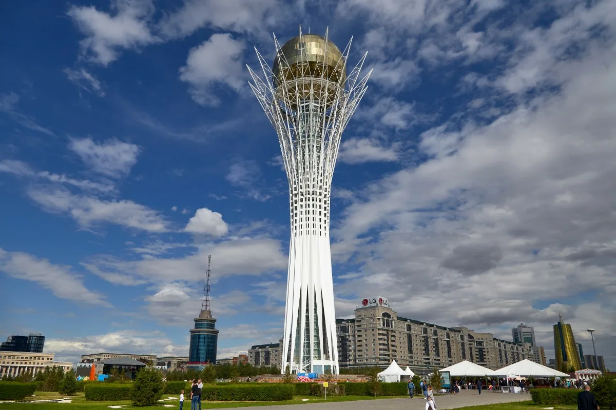 Qazaxıstan ölkədə 30 gündən artıq qalan əcnəbilərə qeydiyyat tətbiq edəcək