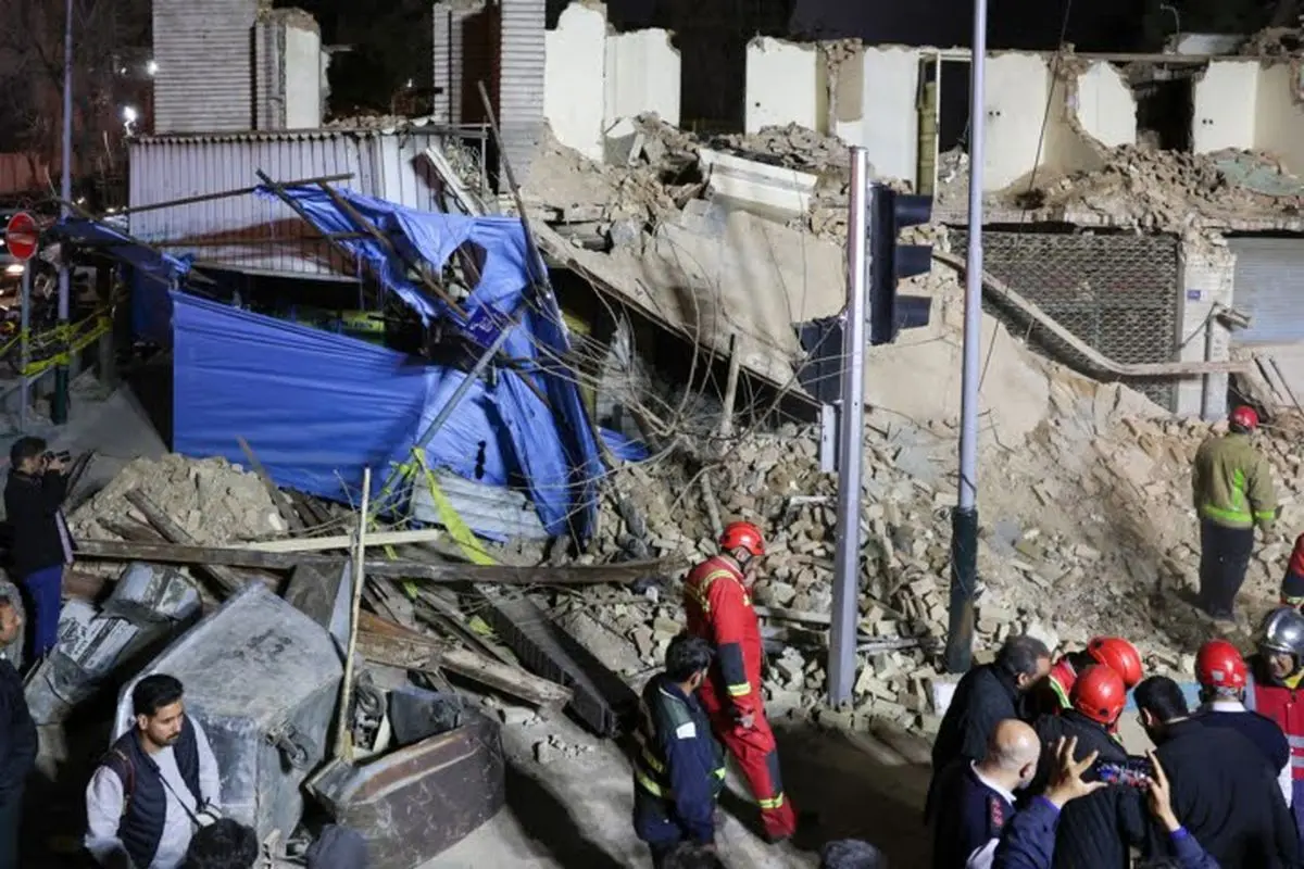 Tehranda üçmərtəbəli yaşayış binası çöküb 