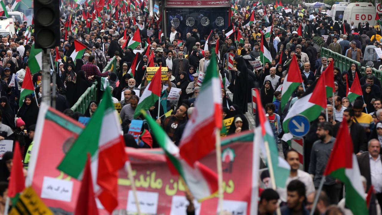 İranda etirazlar zamanı altı nəfər həlak olub