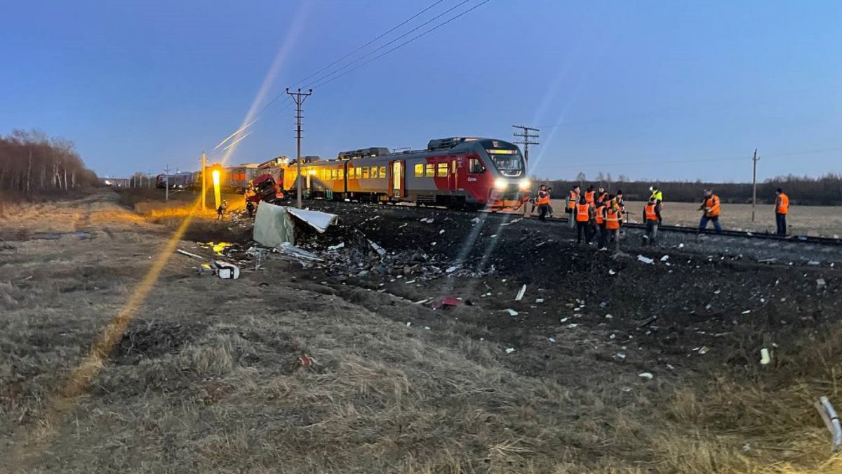 Rusiyada 35 yük qatarı vaqonu relsdən çıxıb