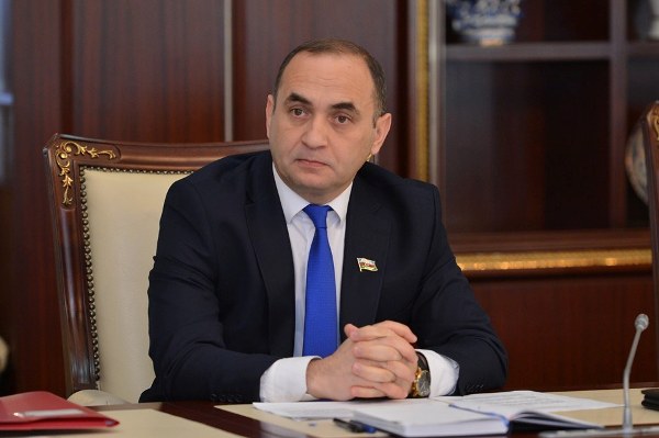 Deputat: Təhsil dövlət siyasətinin əsas sütunlarından biridir