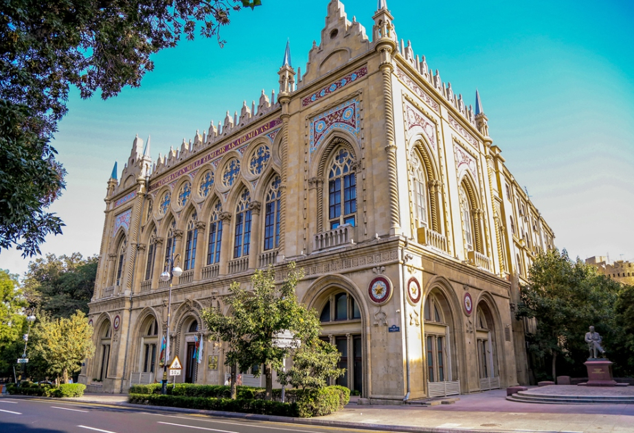 AMEA-da Azərbaycan dilinin saflığının qorunması istiqamətində vəzifələr müzakirə olunub