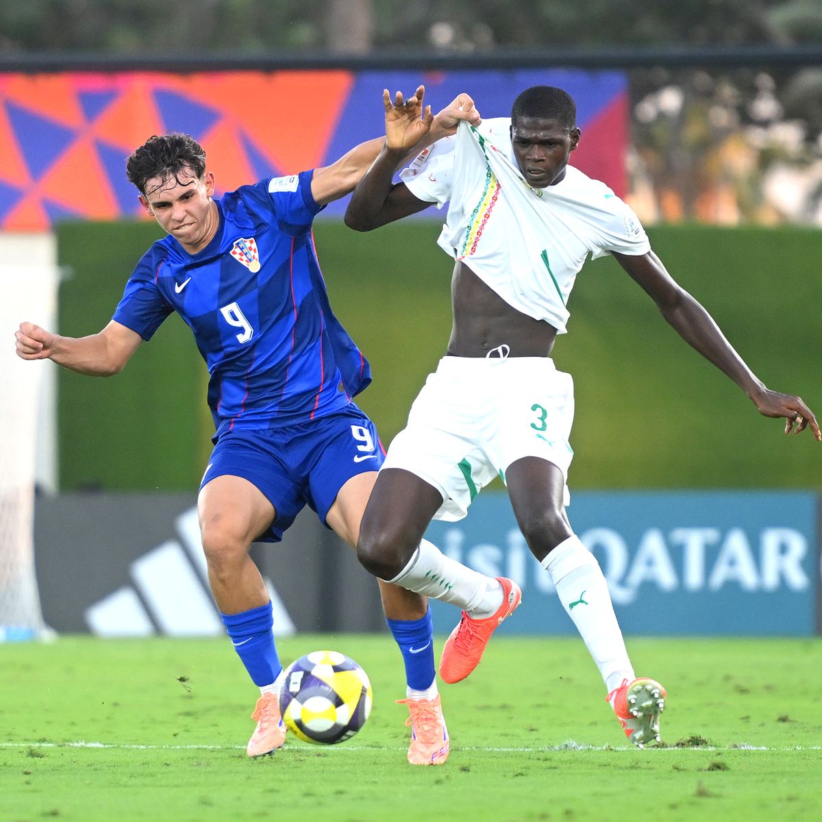 "Liverpul" 17 yaşlı müdafiəçi ilə güclənir 