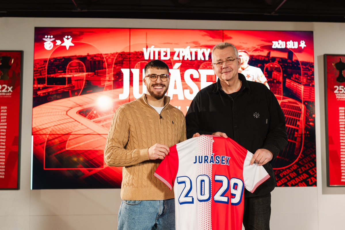 "Beşiktaş"dan ayrılan futbolçu Çexiya klubuna keçdi