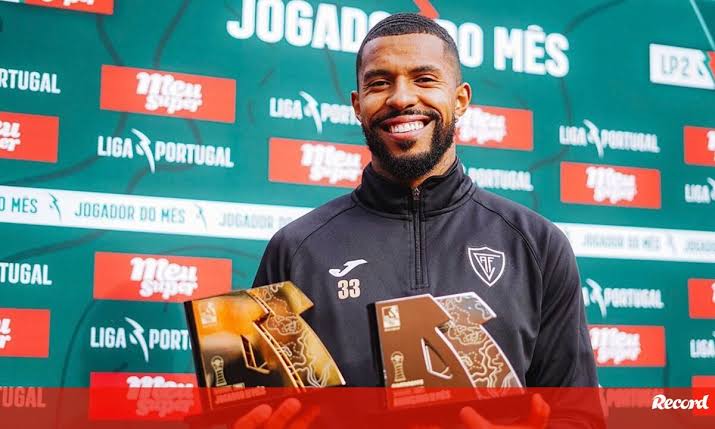 "Qarabağ"ın maraqlandığı braziliyalı hücumçuya daha iki müştəri çıxdı 