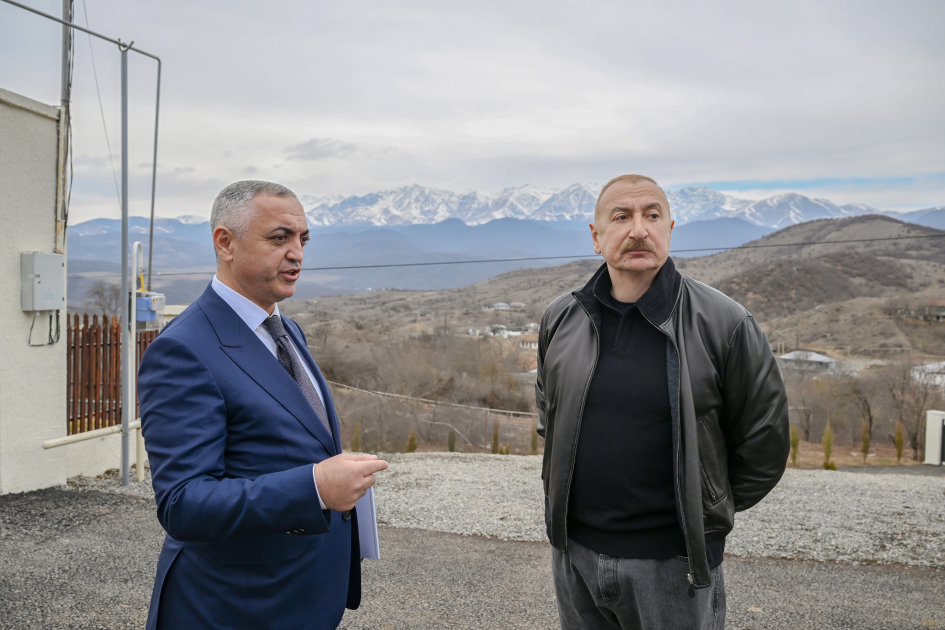 İlham Əliyev Ağdərə rayonunun Heyvalı kəndində görülmüş işlərlə tanış olub - YENİLƏNİB