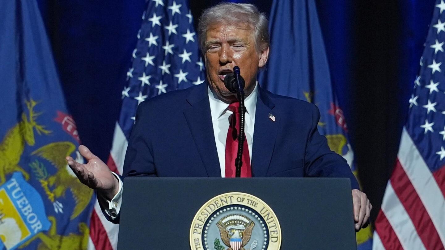 Reuters: Pakistan Tramp ailəsinin kripto şirkəti ilə əməkdaşlıq edəcək