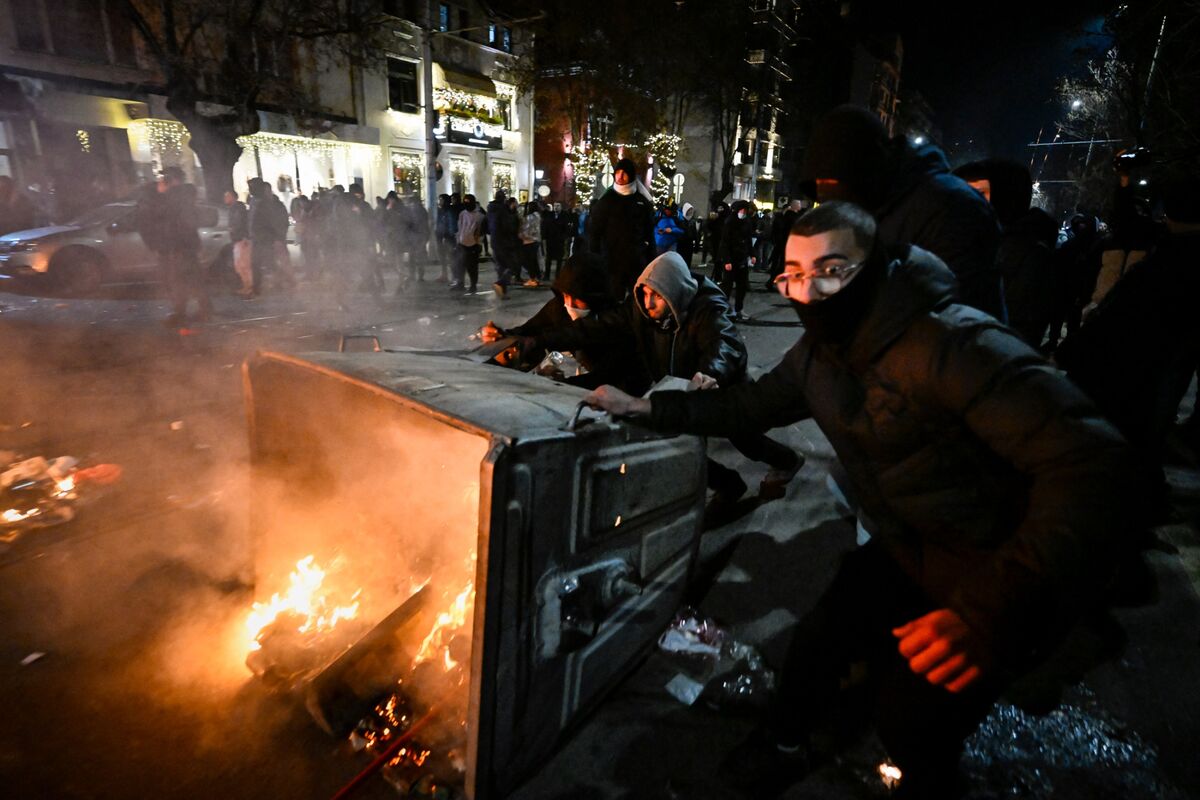 İranda etirazçılar insanları öldürdükləri üçün 3500 dollar alıblar