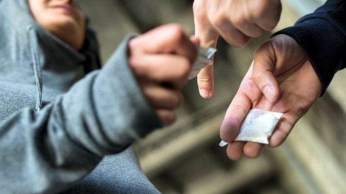 Türkiyədə daha 15 məşhurun narkotik testi pozitiv çıxıb